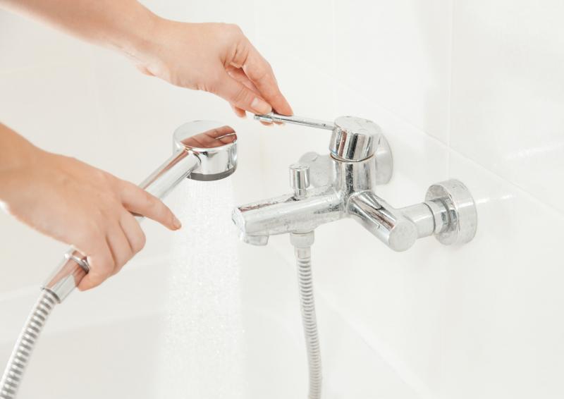 Как выбрать смеситель для ванной: моменты, на которые нужно обратить внимание